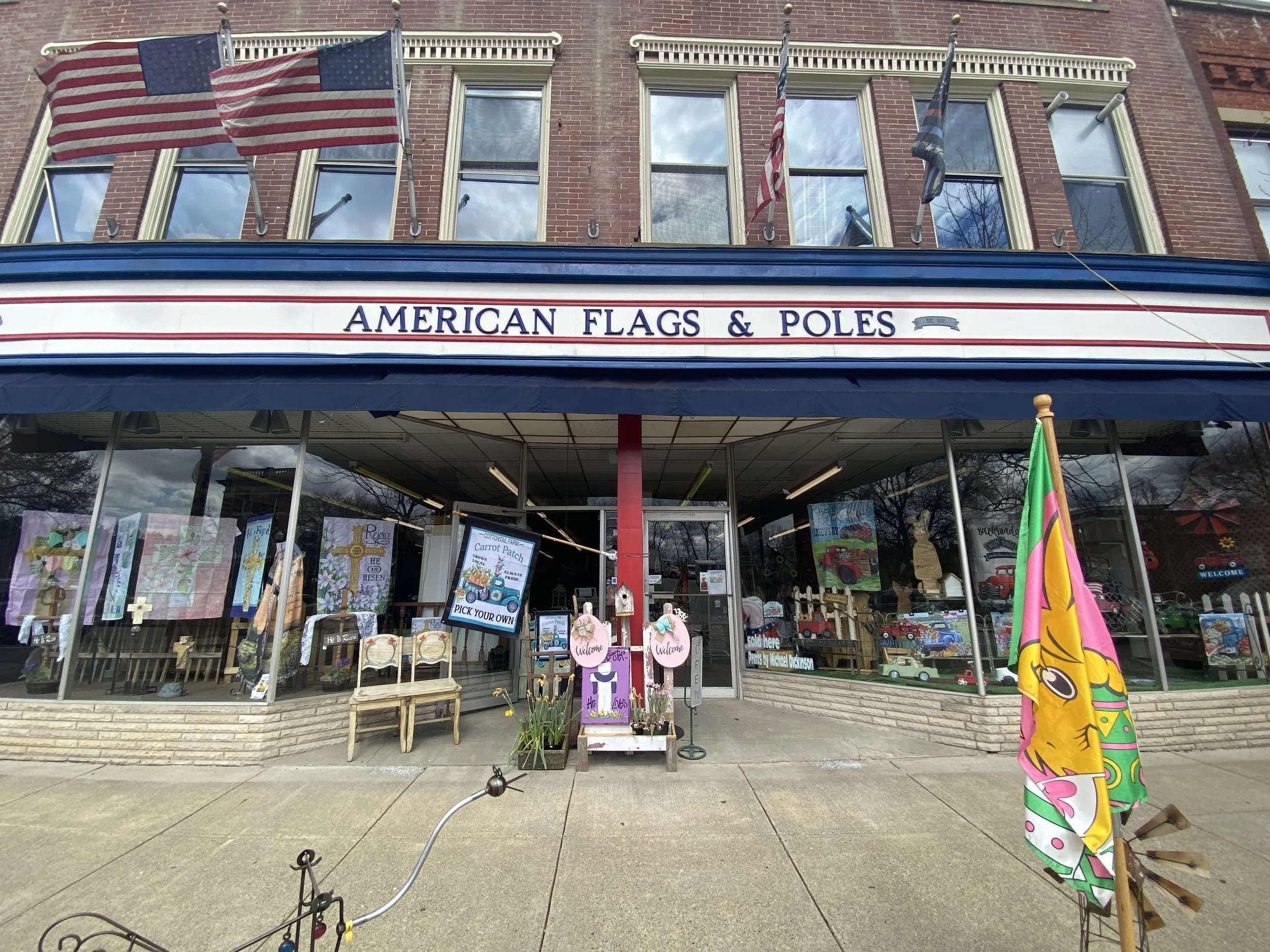 American Flags & Poles — Marietta Main Street